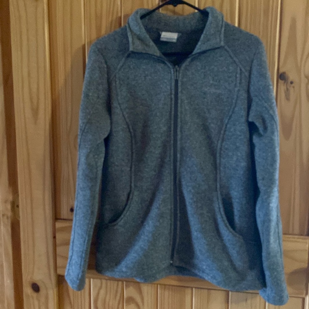 Men’s full zip jacket.  Size medium but fits like a small.